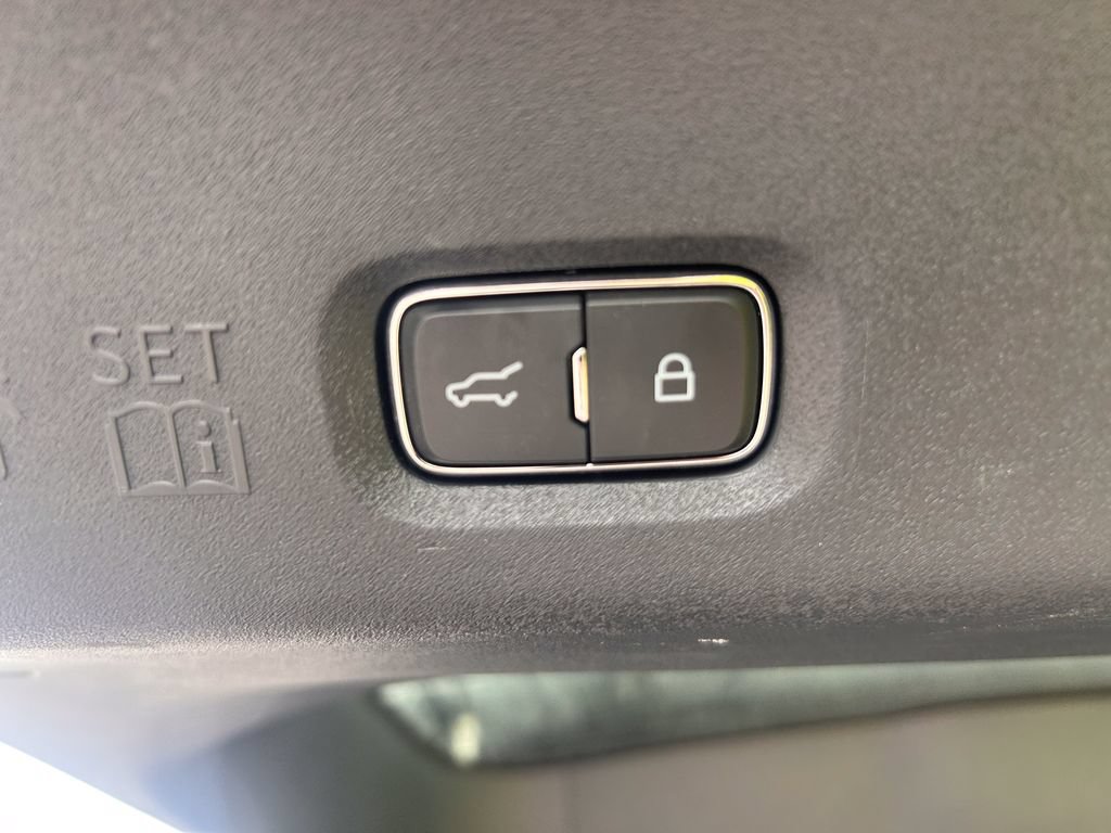 Used 2025 Ford Expedition Active AWD/4WD image 22