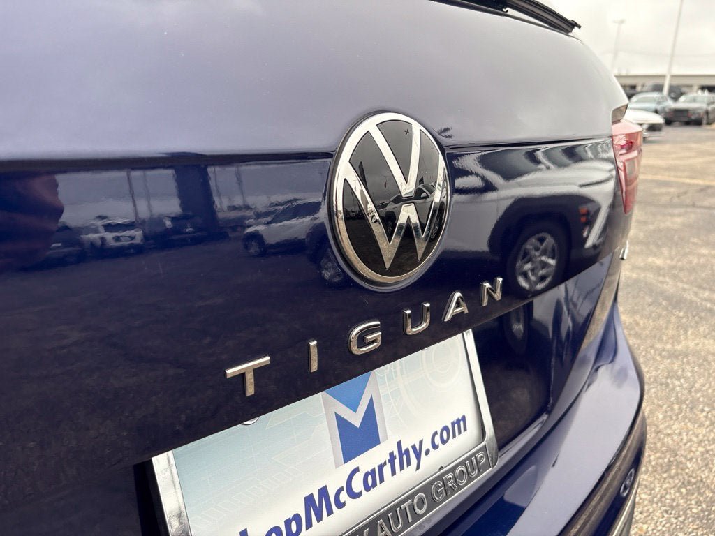 Used 2022 Volkswagen Tiguan SE AWD/4WD image 11