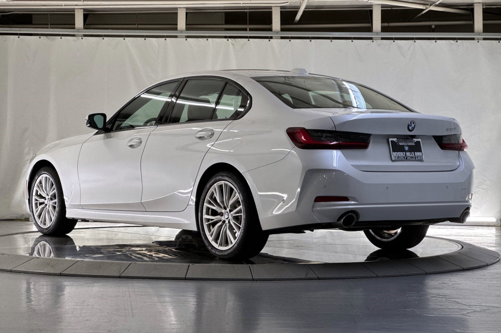 Used 2023 BMW 330i Sedan w/ Parking Assistance Package RWD image 3
