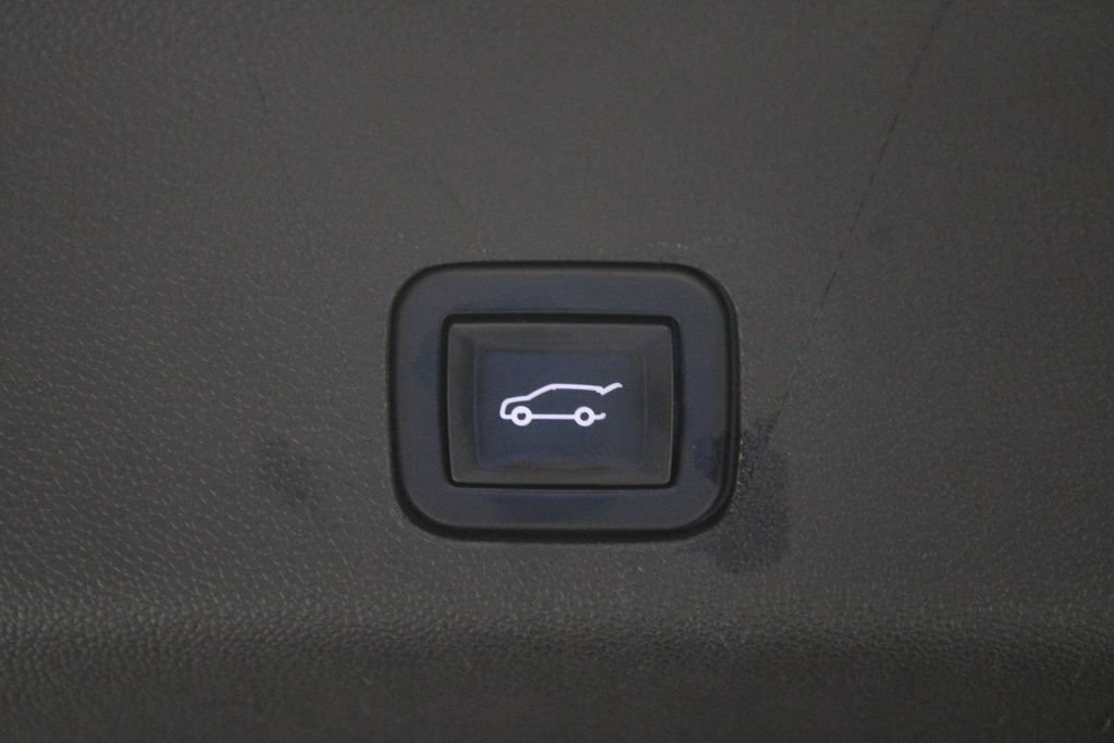 Used 2022 Chevrolet Tahoe LT w/ LT Signature Plus Package RWD image 18