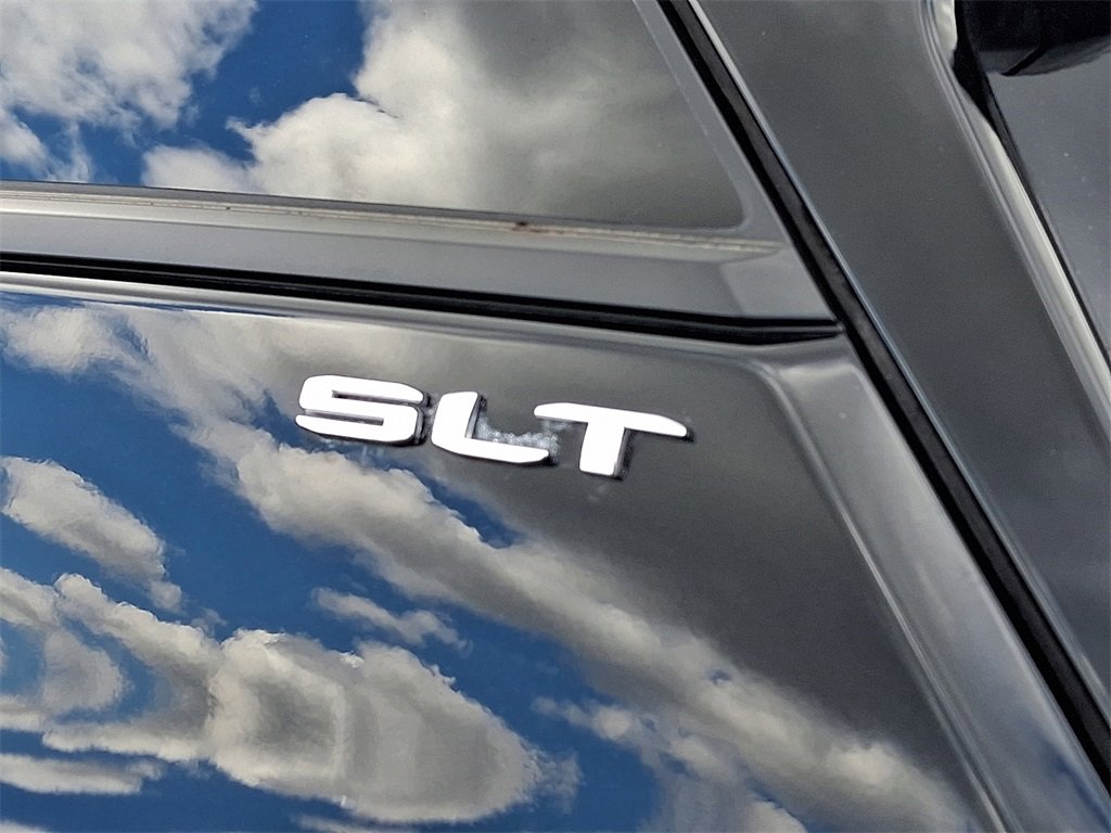 Used 2022 GMC Terrain SLT w/ Infotainment Package II image 29