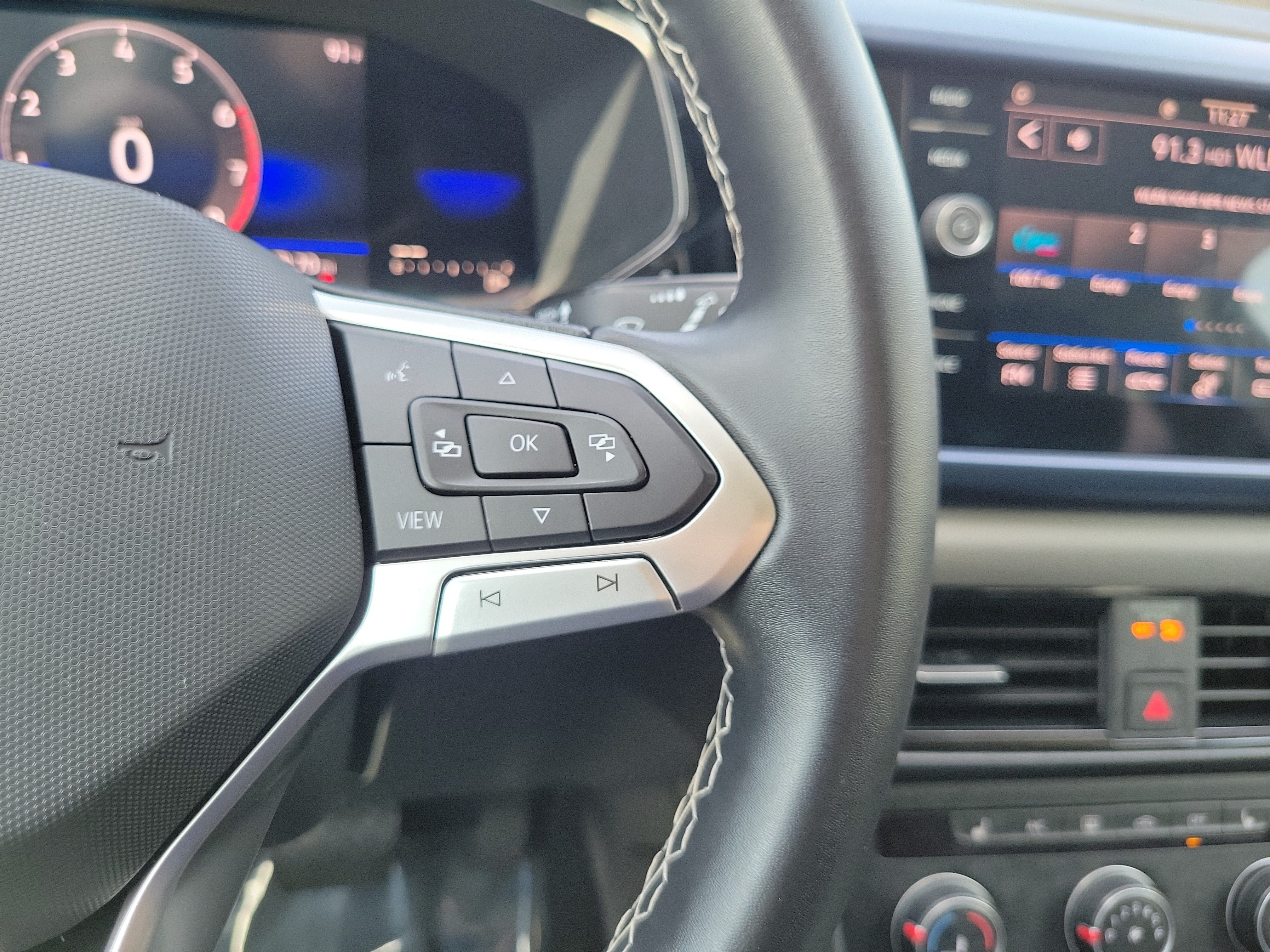 Used 2022 Volkswagen Taos SE FWD image 19
