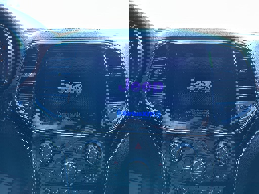 Used 2019 Jeep Grand Cherokee Summit image 28