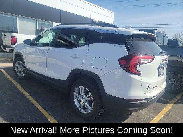 Certified 2023 GMC Terrain SLE w/ Driver Convenience Package FWD image 2