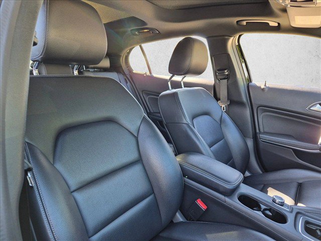 Used 2018 Mercedes-Benz GLA 250 4MATIC image 15