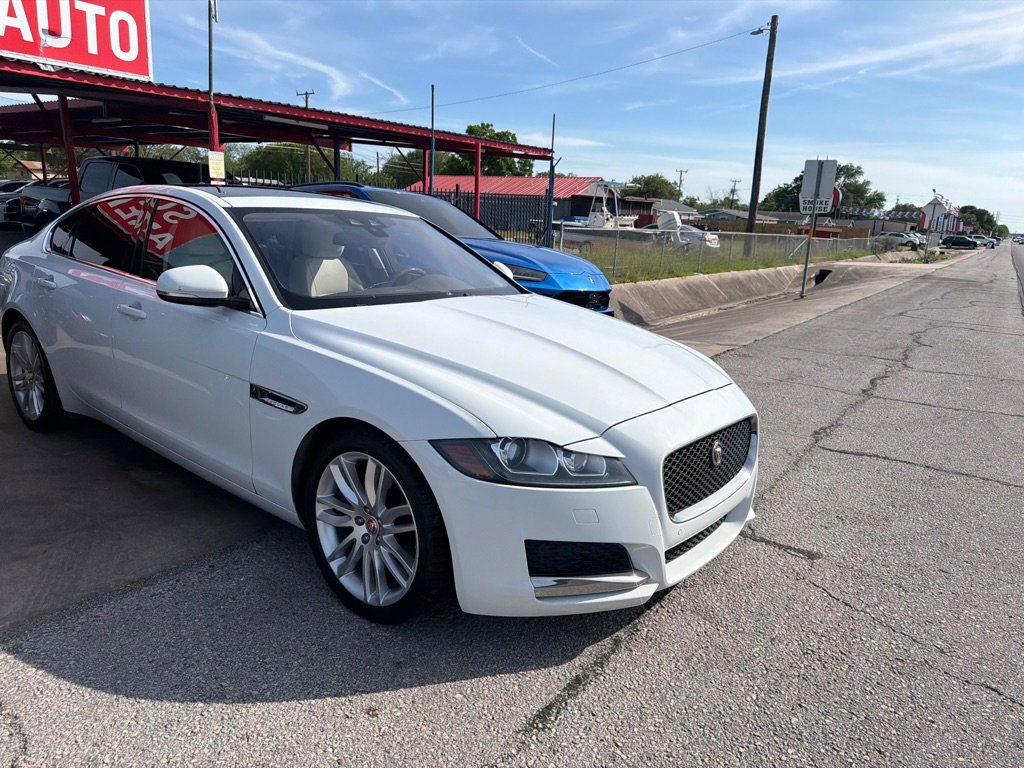 Used 2016 Jaguar XF Prestige RWD image 39