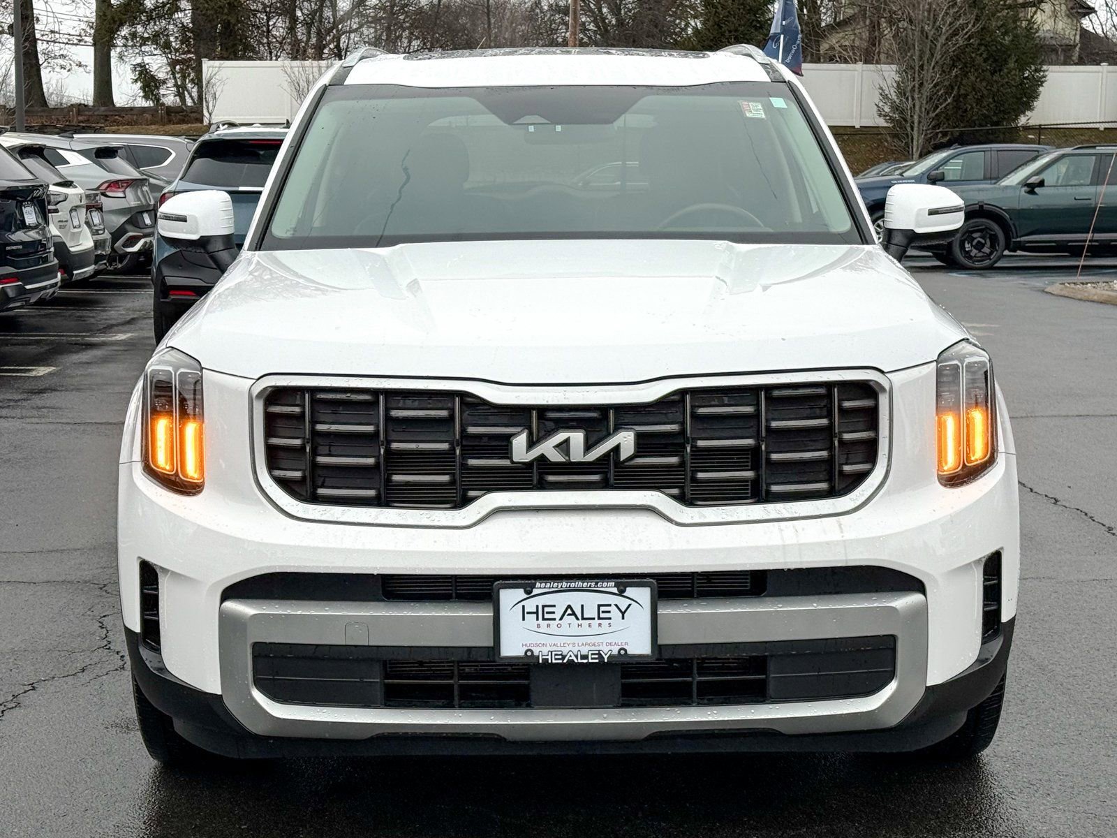 Certified 2024 Kia Telluride S w/ S Sunroof Package image 2