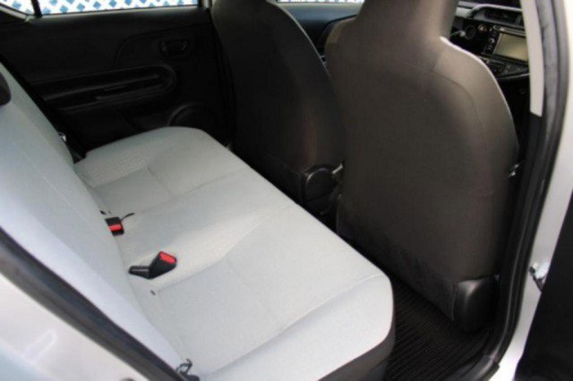 Used 2018 Toyota Prius C One image 15