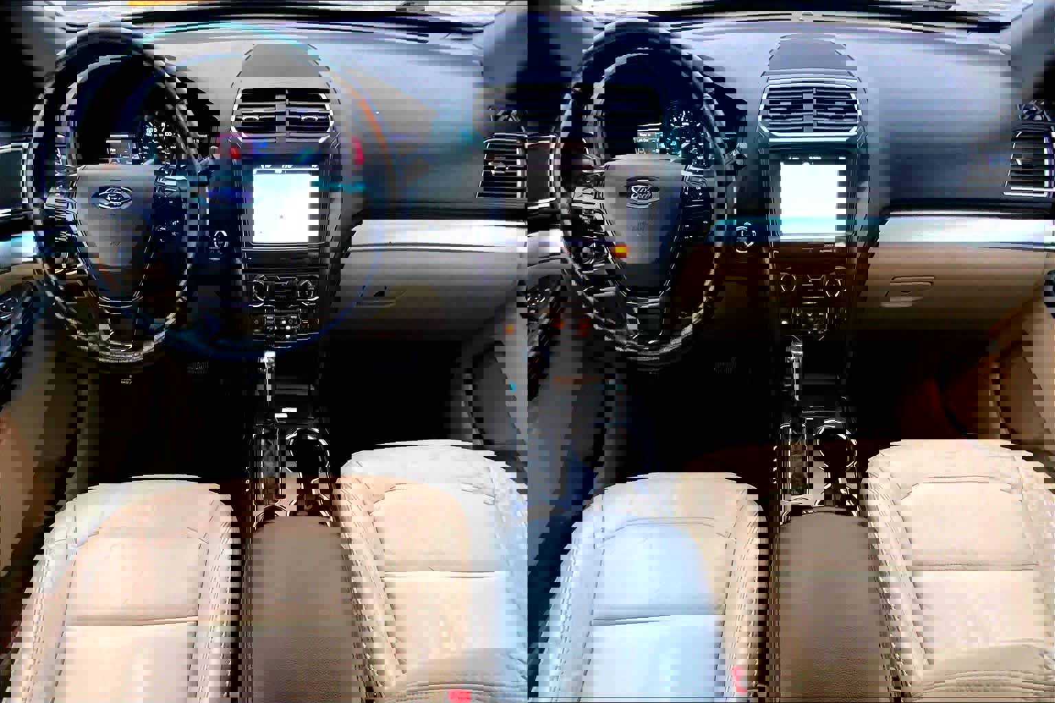 Used 2017 Ford Explorer XLT w/ Equipment Group 202A FWD image 14