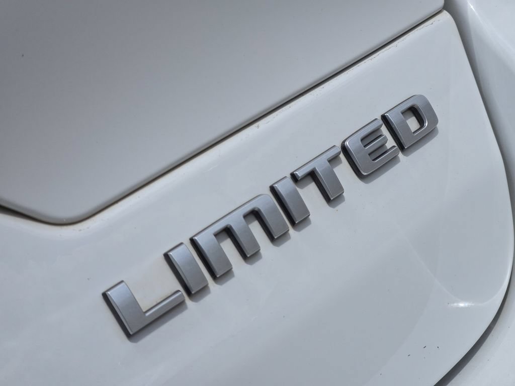 Used 2024 Jeep Grand Cherokee Limited AWD/4WD image 31
