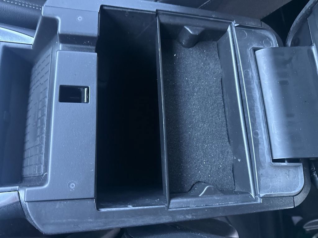 Used 2022 Ford Explorer Limited w/ Equipment Group 301A RWD image 41