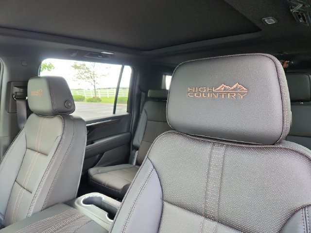New 2026 Chevrolet Suburban High Country AWD/4WD image 13