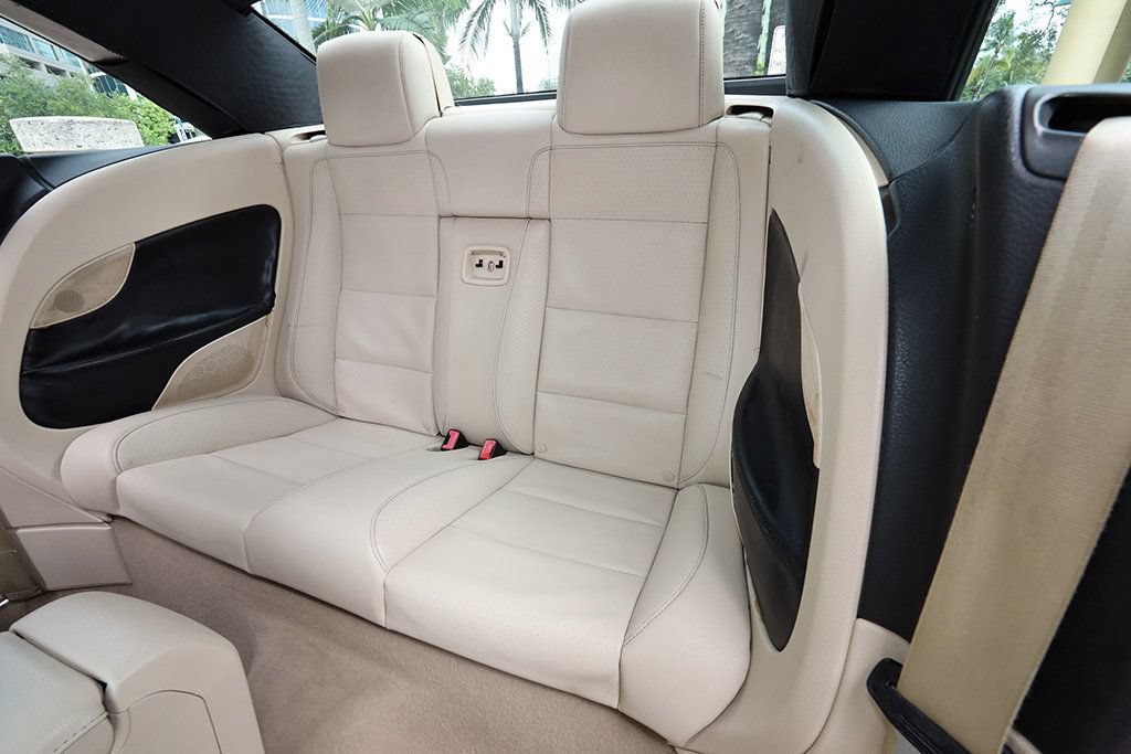 Used 2008 Volkswagen Eos 2.0T FWD image 31