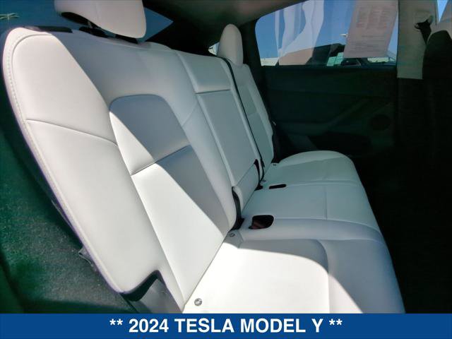 Used 2024 Tesla Model Y Performance AWD/4WD image 21