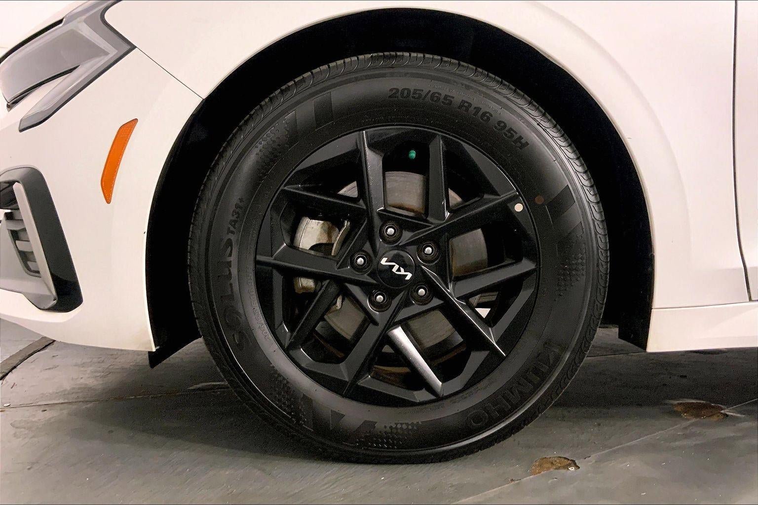 Used 2025 Kia K5 LXS FWD image 9
