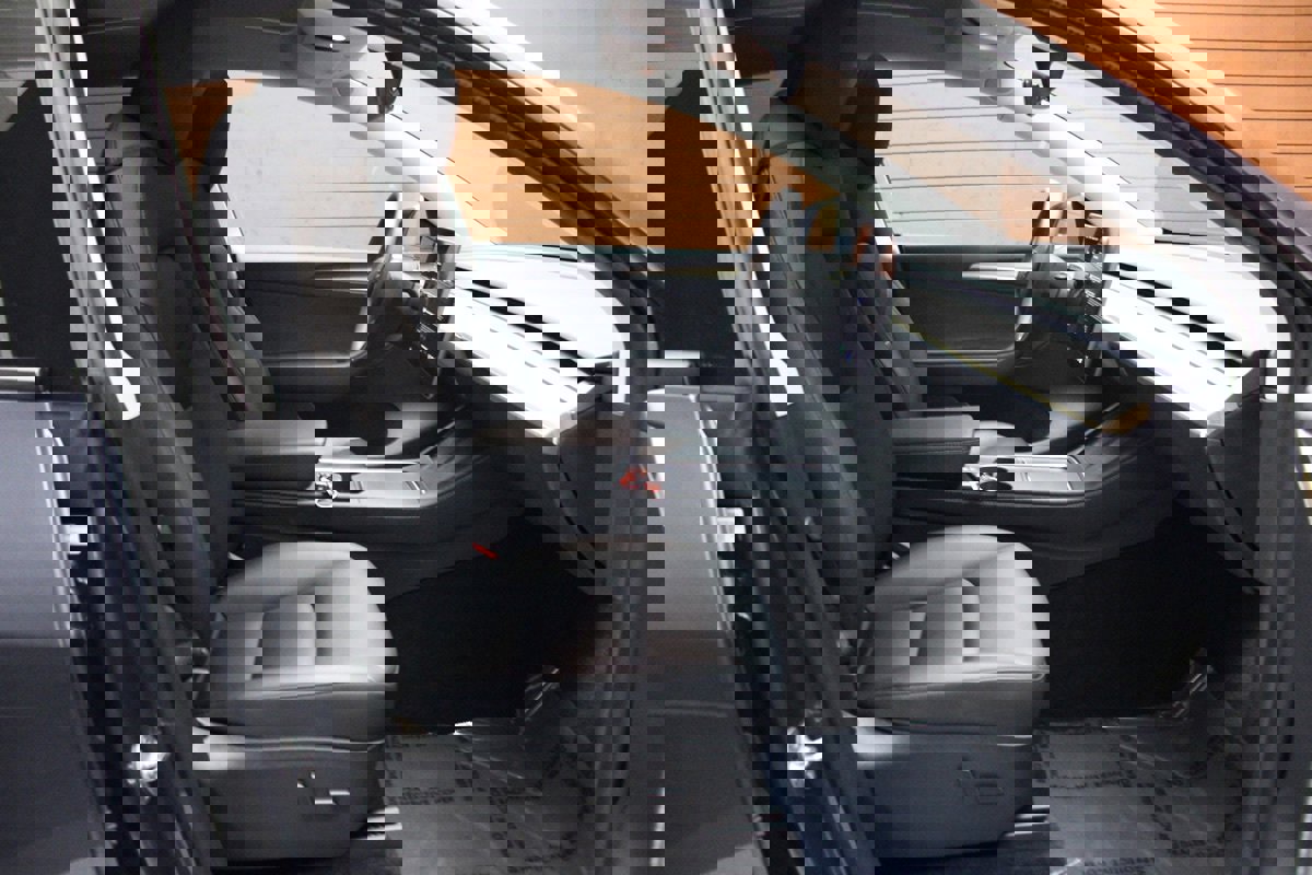 Used 2023 Tesla Model Y Long Range image 23