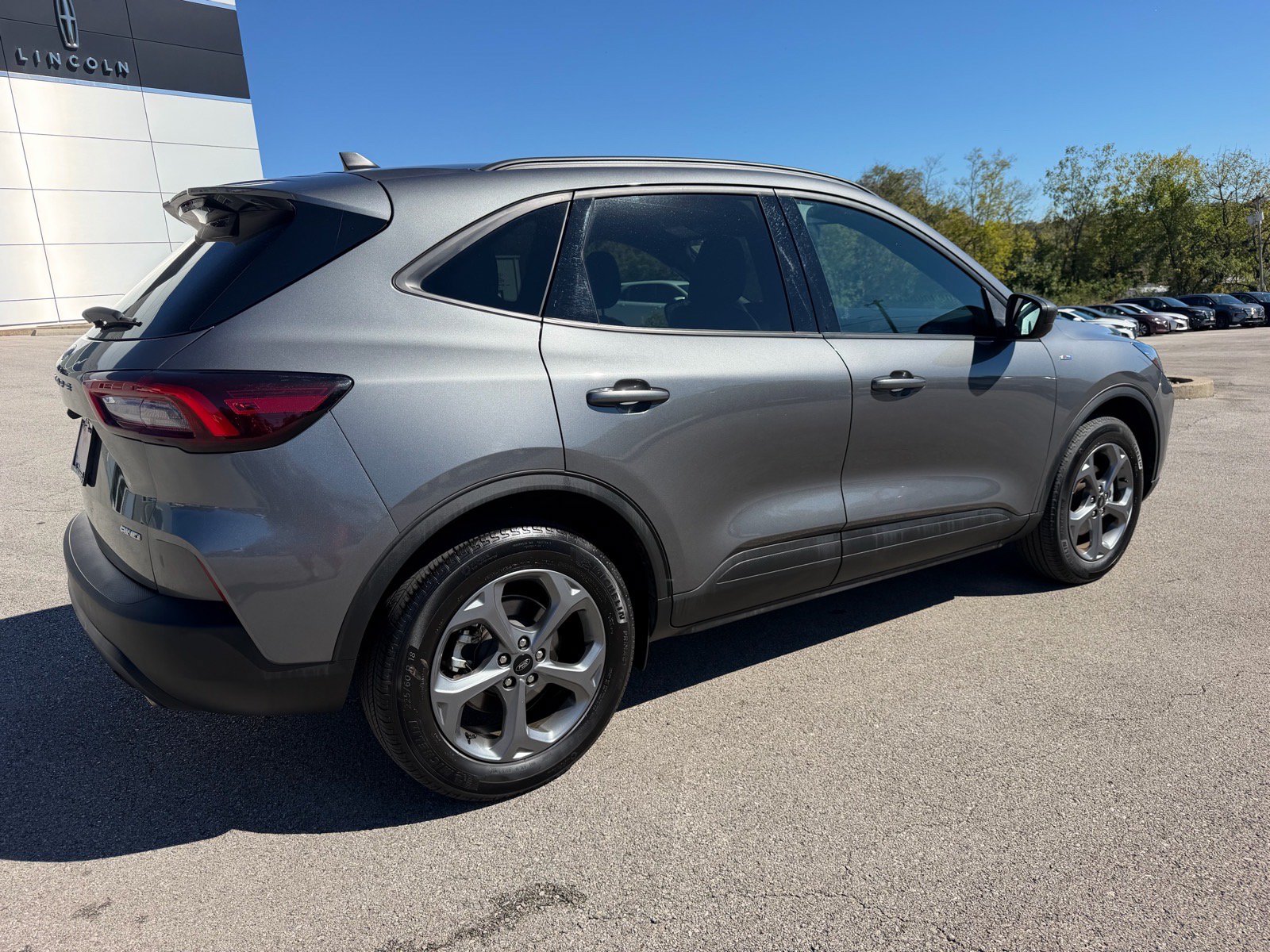 Used 2025 Ford Escape ST-Line AWD/4WD image 13