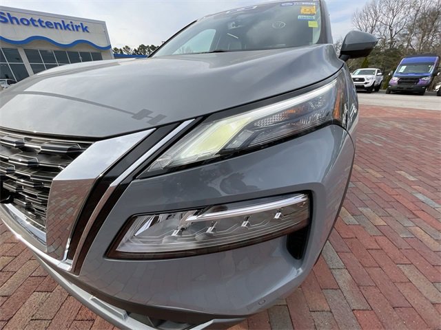 Used 2023 Nissan Rogue SL w/ SL Premium Package image 4