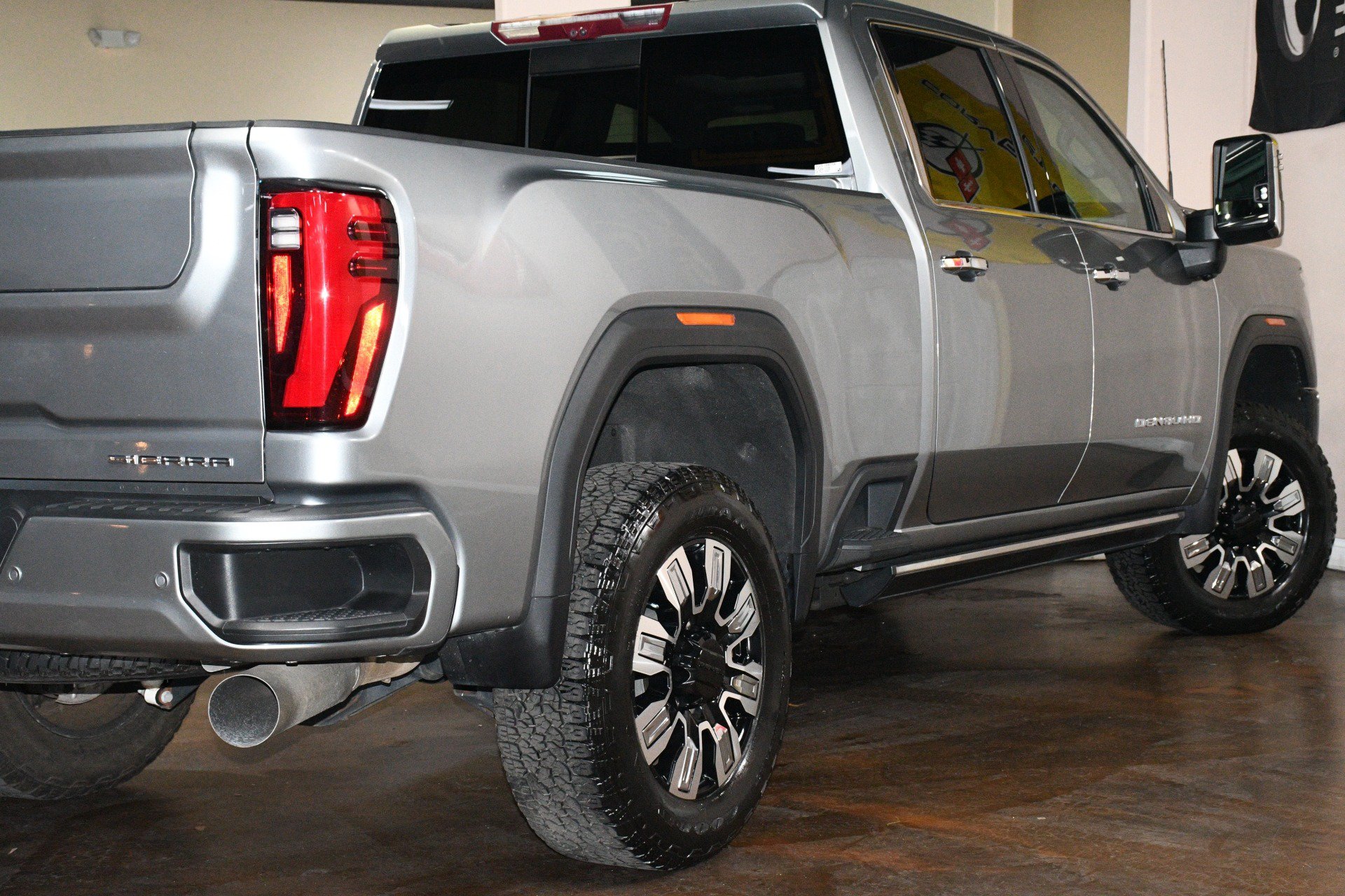 Used 2024 GMC Sierra 2500 Denali w/ Denali Reserve Package AWD/4WD image 56