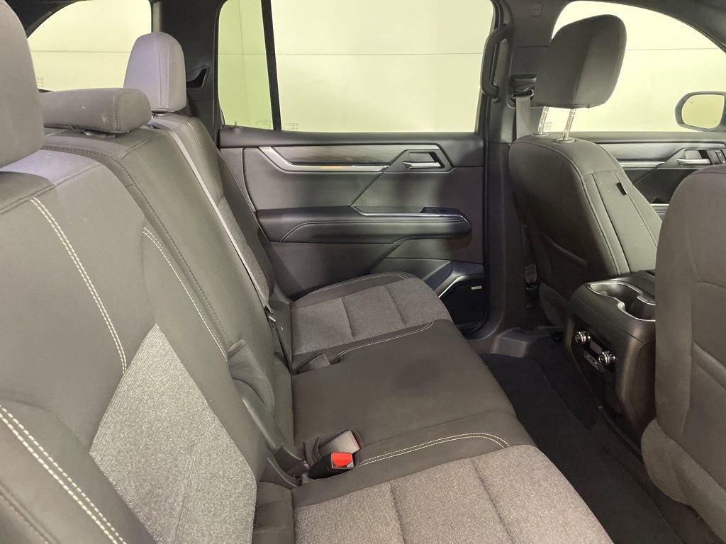 Used 2025 GMC Acadia Elevation image 14