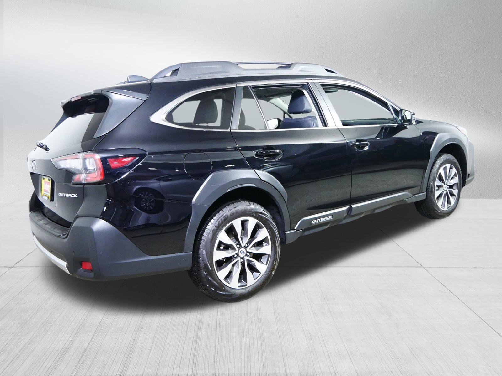 Used 2025 Subaru Outback Limited AWD/4WD image 7