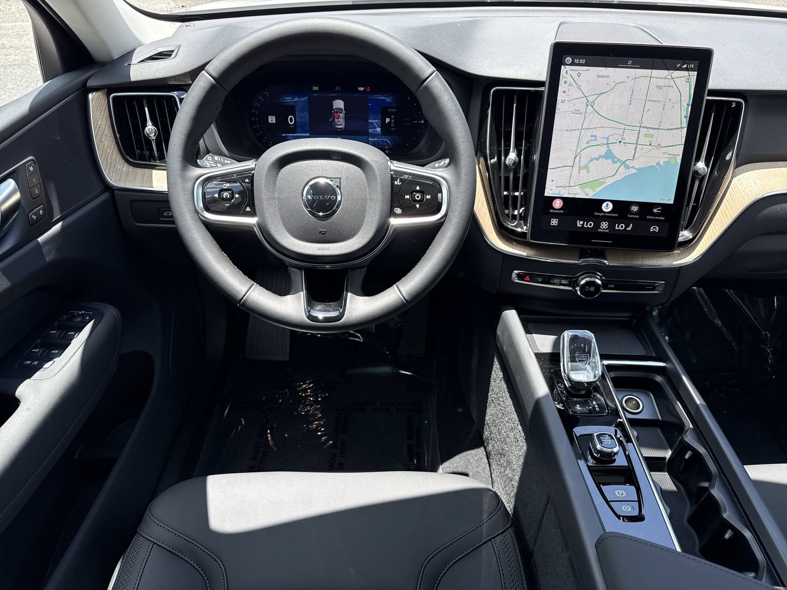 New 2026 Volvo XC60 T8 Plus w/ Protection Package Premier AWD/4WD image 16