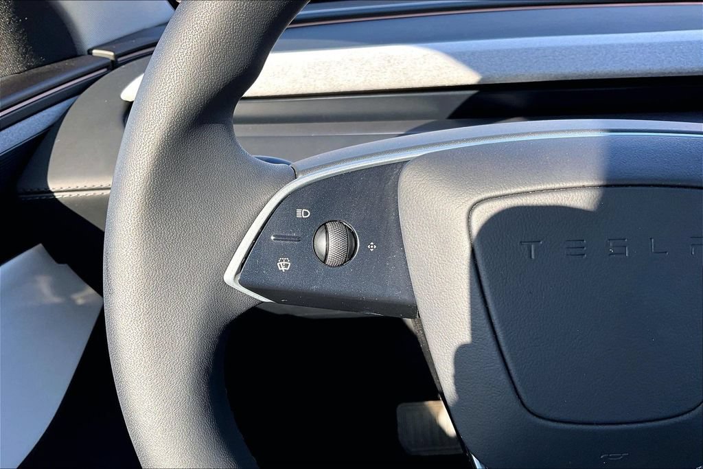 Used 2026 Tesla Model Y AWD image 17
