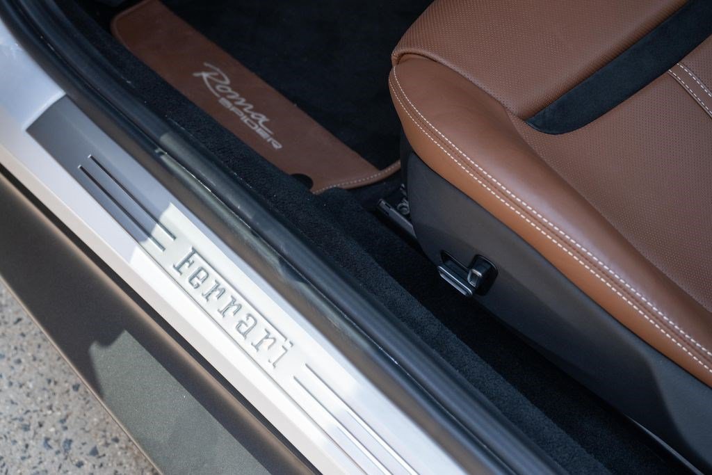 Used 2024 Ferrari Roma Spider RWD image 35