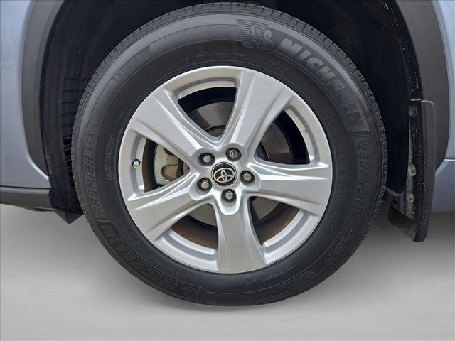 Used 2023 Toyota Highlander LE image 21