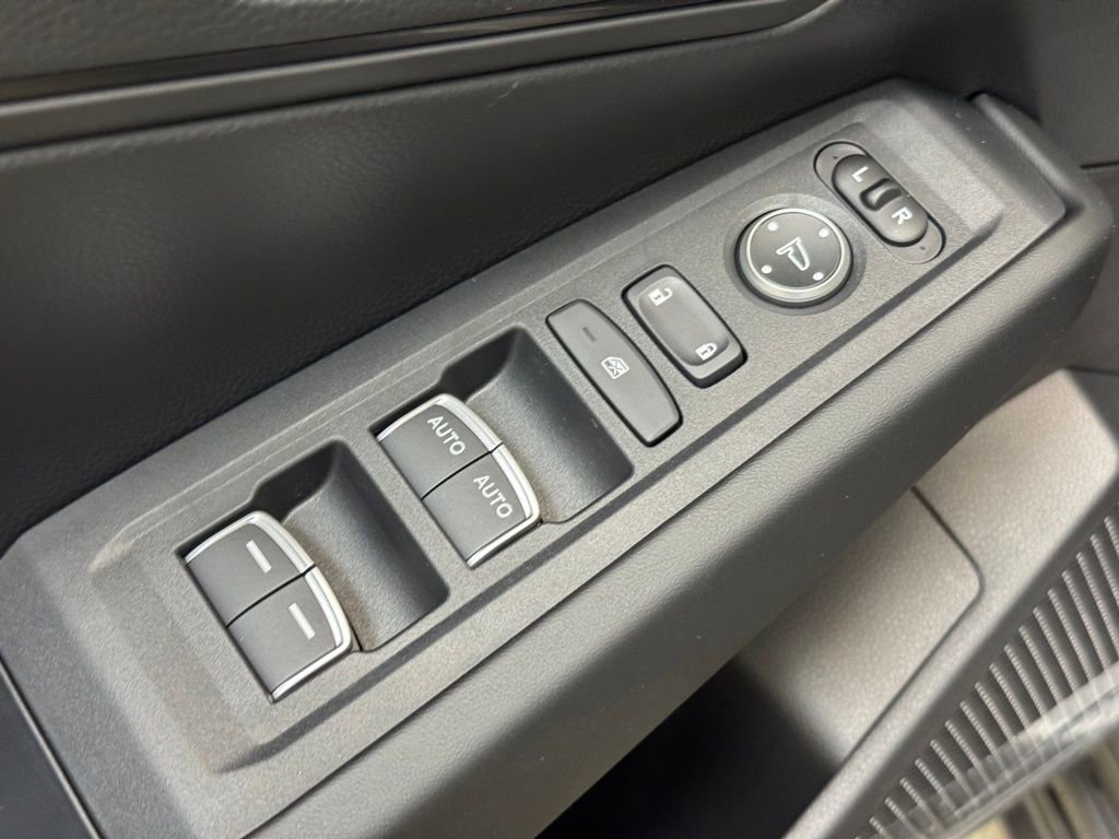 Used 2025 Honda Accord LX image 9