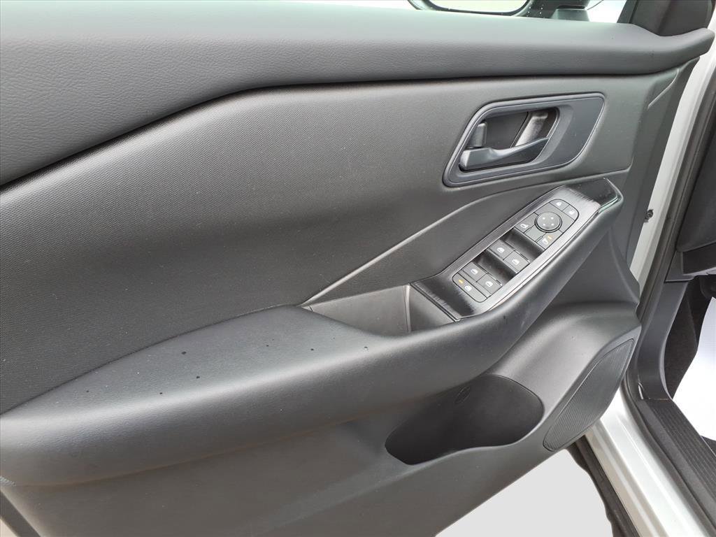 Certified 2025 Nissan Rogue S image 13