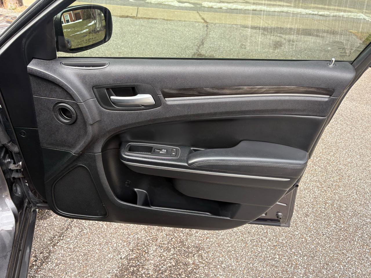 Used 2016 Chrysler 300 Limited w/ Driver Convenience Group image 24