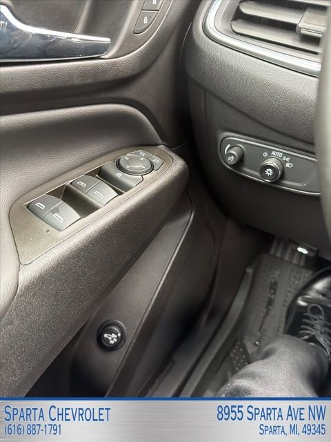 Used 2024 Chevrolet Equinox LT w/ LPO, Floor Liner Package FWD image 12