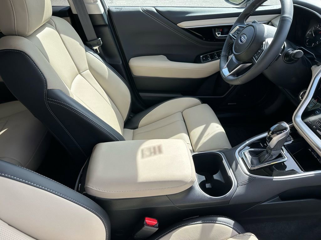 Used 2025 Subaru Outback Premium image 7