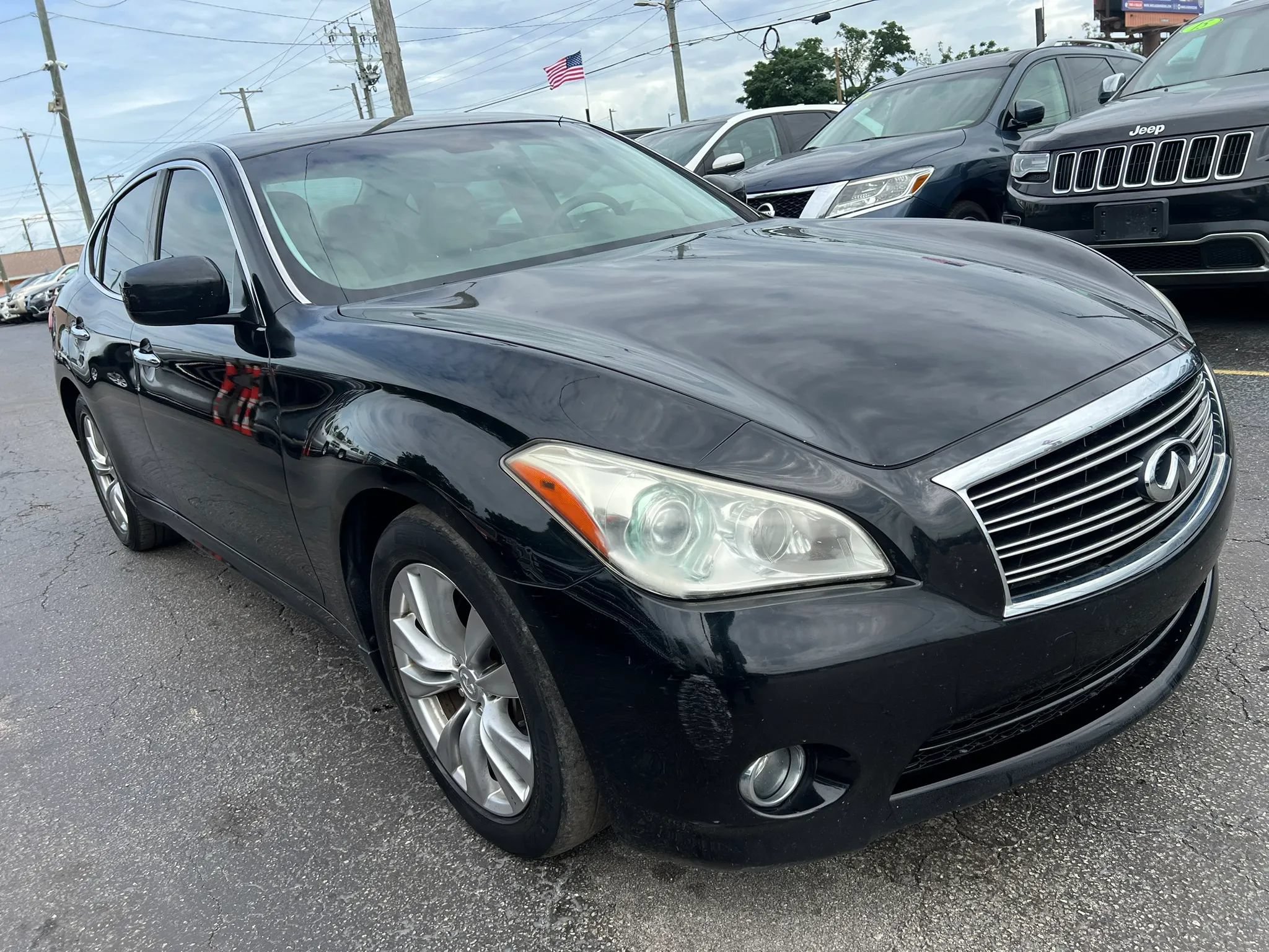 Used 2012 INFINITI M37 w/ Premium Pkg RWD image 4