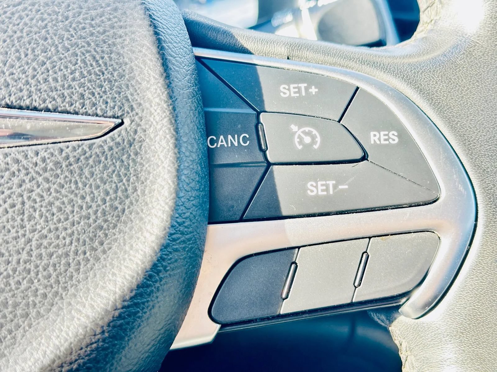 Used 2015 Chrysler 200 Limited w/ Convenience Group FWD image 19