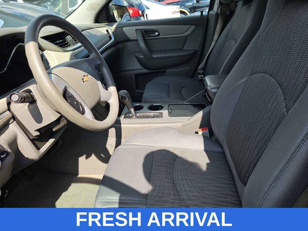 Used 2017 Chevrolet Traverse LS FWD image 5