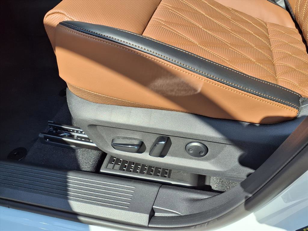 New 2026 Nissan Rogue Platinum image 13