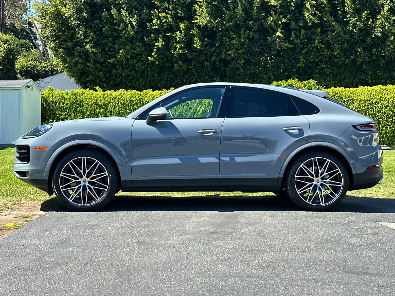 New 2026 Porsche Cayenne Coupe image 2