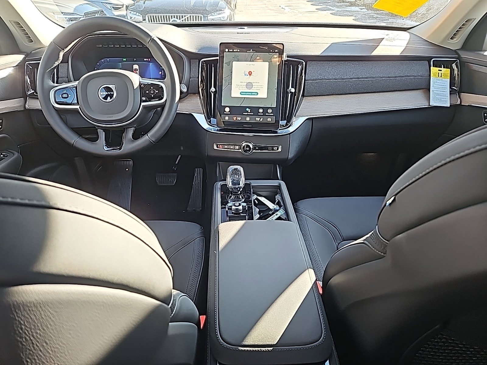 New 2025 Volvo XC90 T8 Plus w/ Protection Package Premier image 3