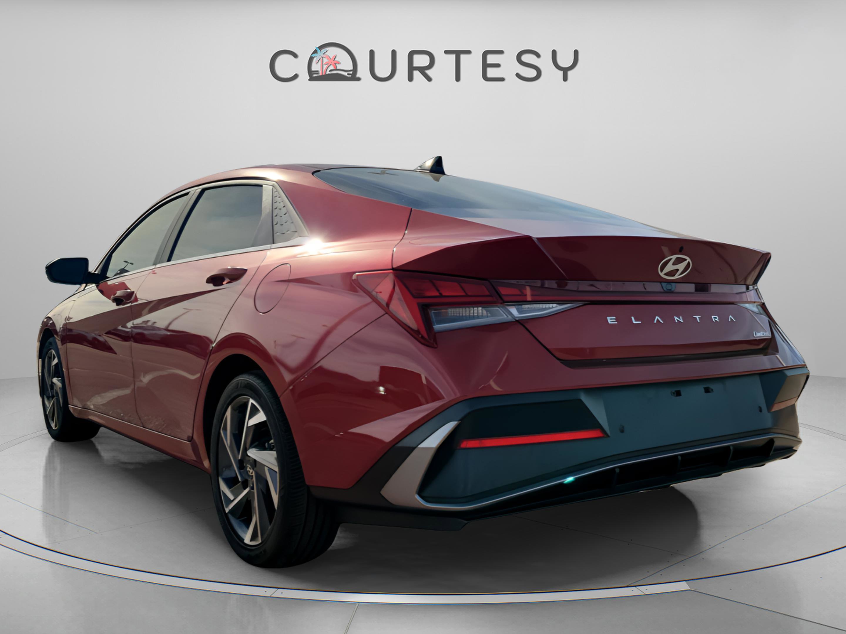 Certified 2024 Hyundai Elantra Limited image 1