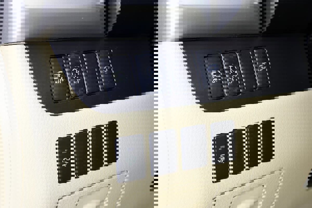 Used 2017 Toyota Highlander Plus image 24