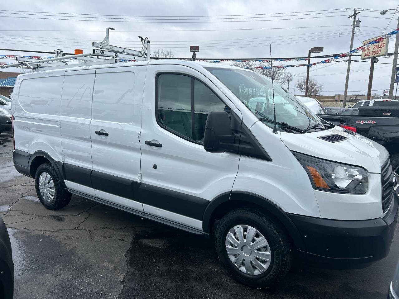 Used 2018 Ford Transit 150 130 Low Roof image 4