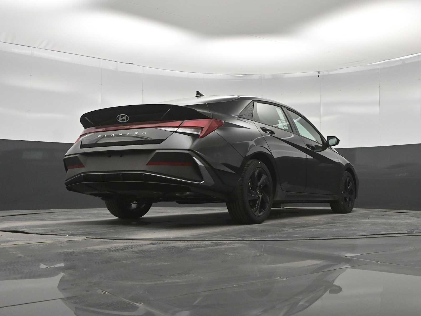 New 2026 Hyundai Elantra Sport FWD image 35