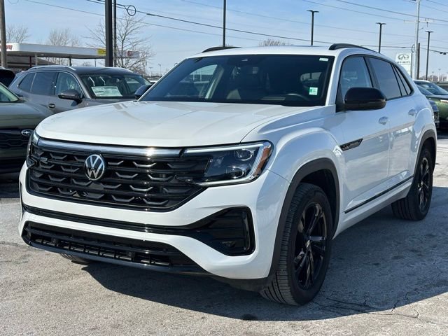 Used 2025 Volkswagen Atlas Cross Sport SEL R-Line image 3