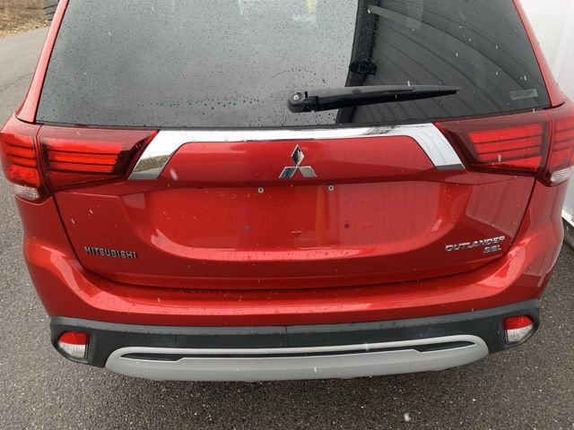 Used 2019 Mitsubishi Outlander AWD image 8