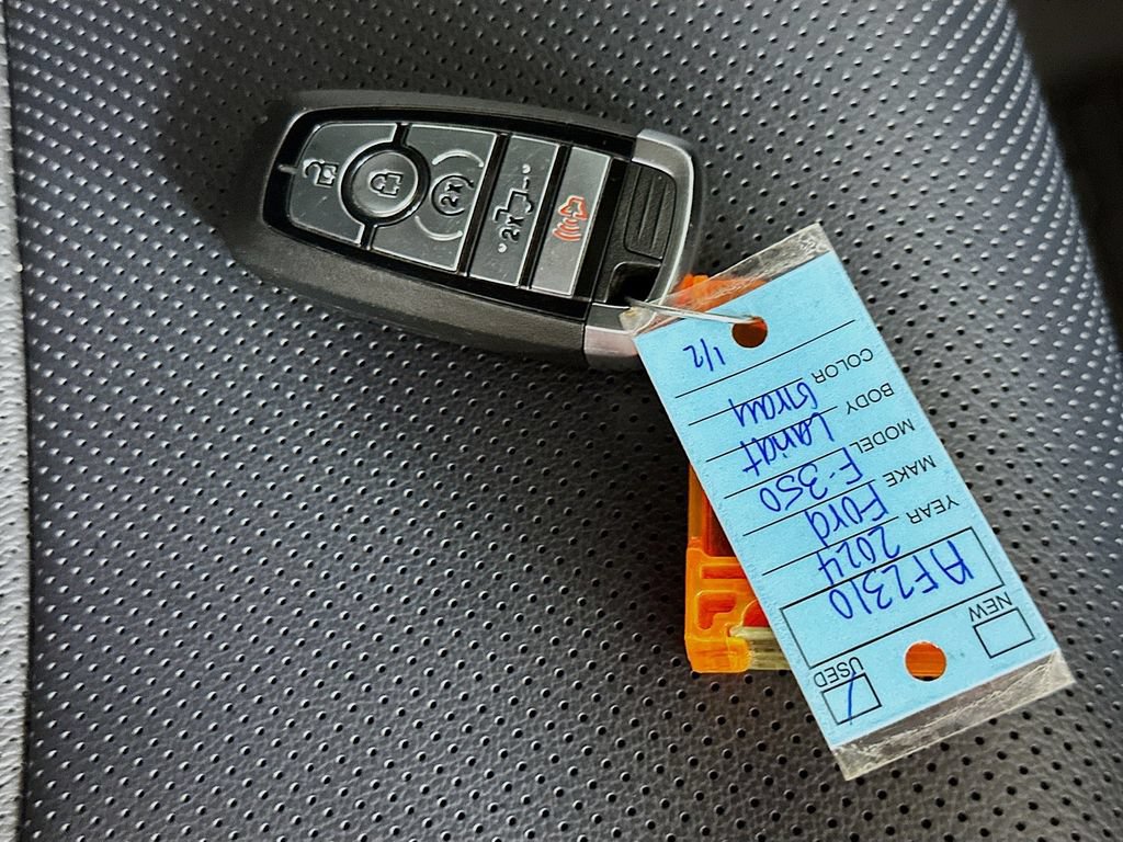 Used 2024 Ford F350 Lariat AWD/4WD image 38