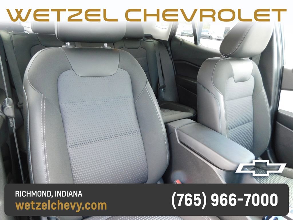 Used 2025 Chevrolet Trax LT w/ LT Convenience Package FWD image 18