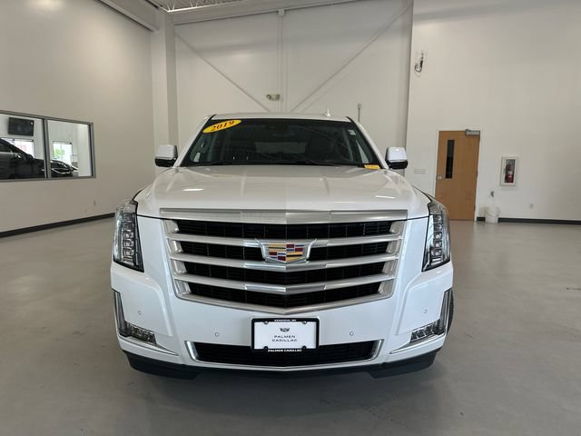 Used 2019 Cadillac Escalade Luxury AWD/4WD image 3