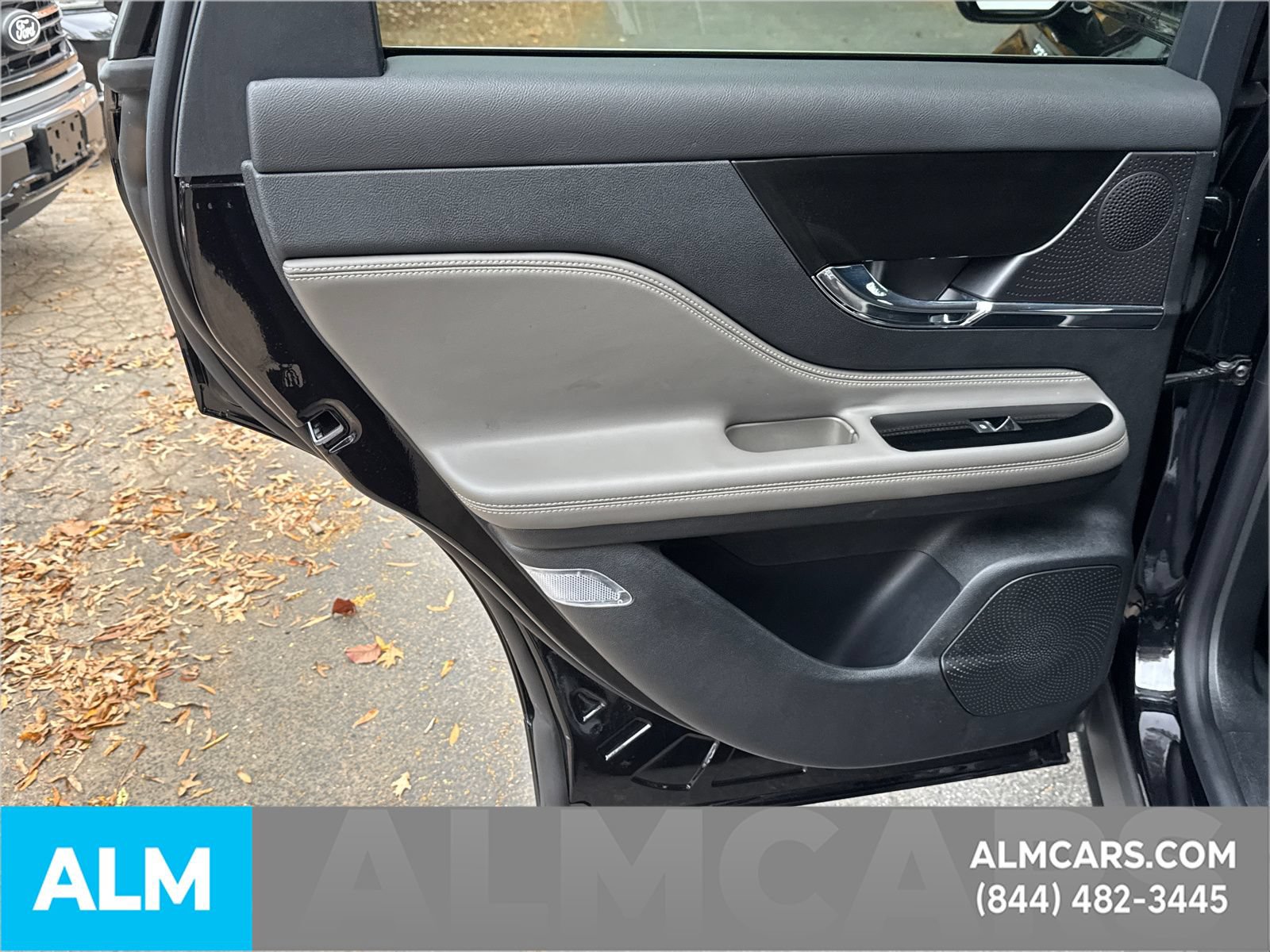 Used 2024 Lincoln Corsair AWD image 26